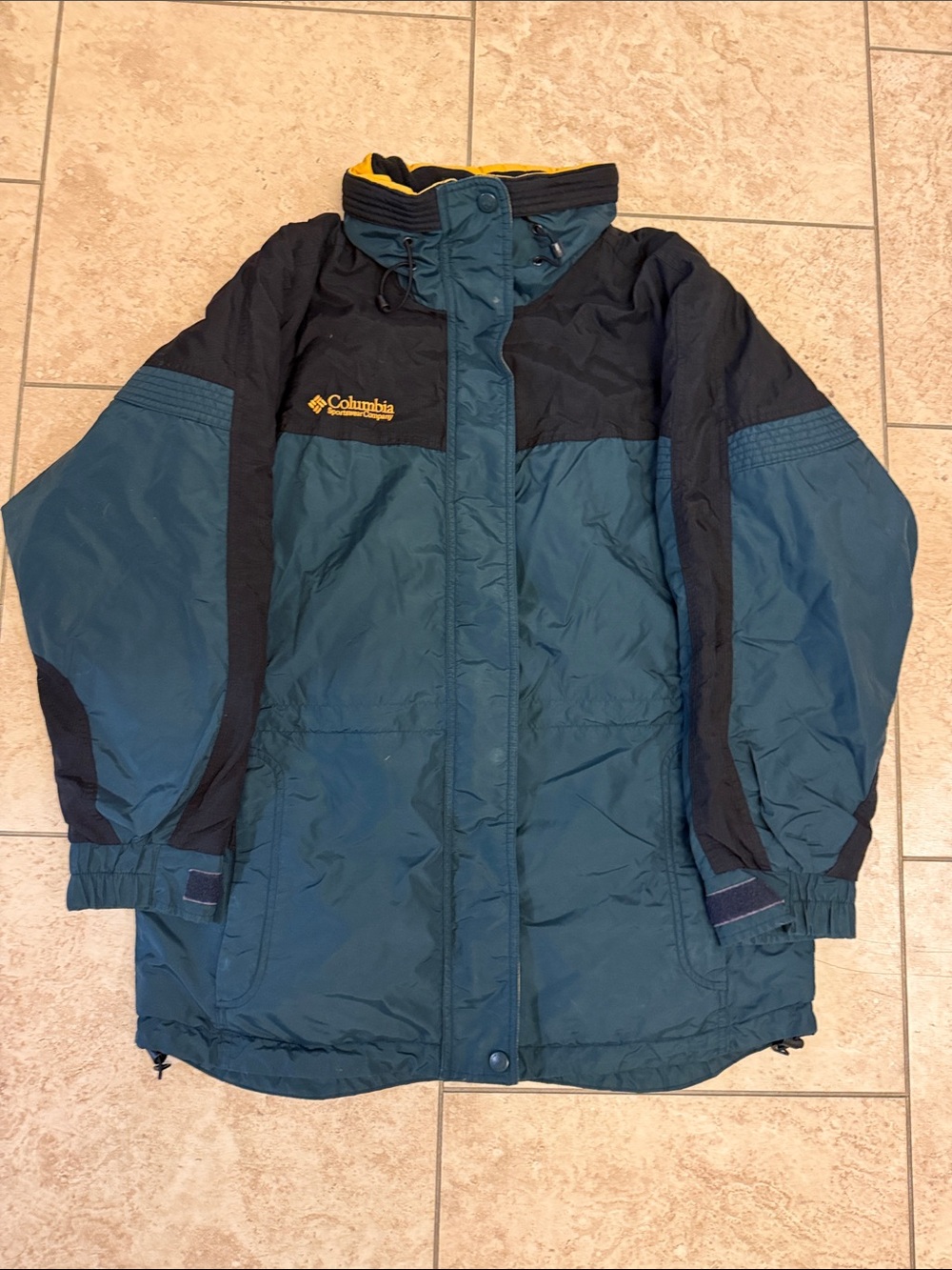 Women’s vintage Columbia  Jacket size medium